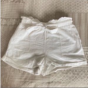 Women’s Kendall & Kylie White Linen High Waisted Tie Shorts Size Medium